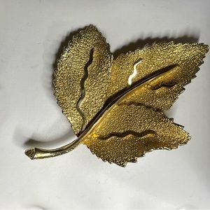 Bsk Textured Leaf Brooch Matte & Shiny Gold Tone Vintage
